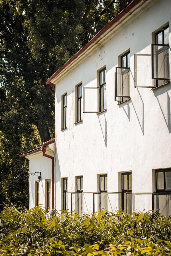 Nezamek Hotel Hartmanice  Exterior photo